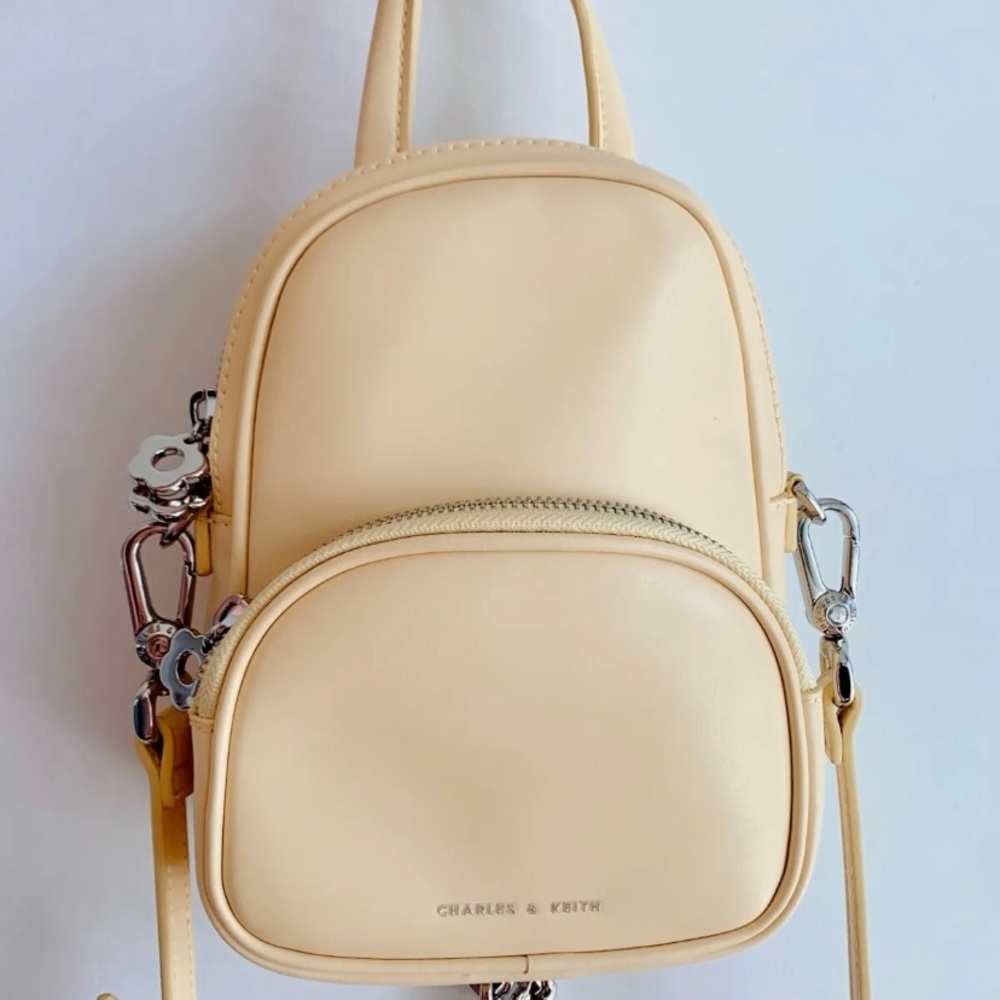 CHARLES&KEITH women’s small-size cute crossbody bag. 90%new condition.